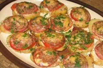 ОРИГИНАЛЬНЫЙ И СЫТНЫЙ УЖИН — КАРТОФЕЛЬ, ЗАПЕЧЕННЫЙ С МЯСОМ И ПОМИДОРАМИ 4 ОРИГИНАЛЬНЫЙ И СЫТНЫЙ УЖИН — КАРТОФЕЛЬ, ЗАПЕЧЕННЫЙ С МЯСОМ И ПОМИДОРАМИ